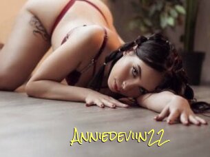 Anniedeviin22