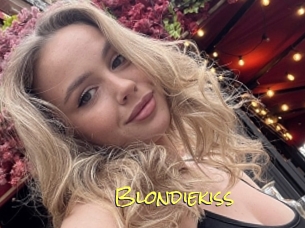 Blondiekiss