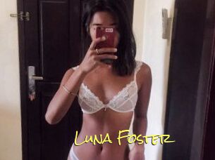 Luna_Foster